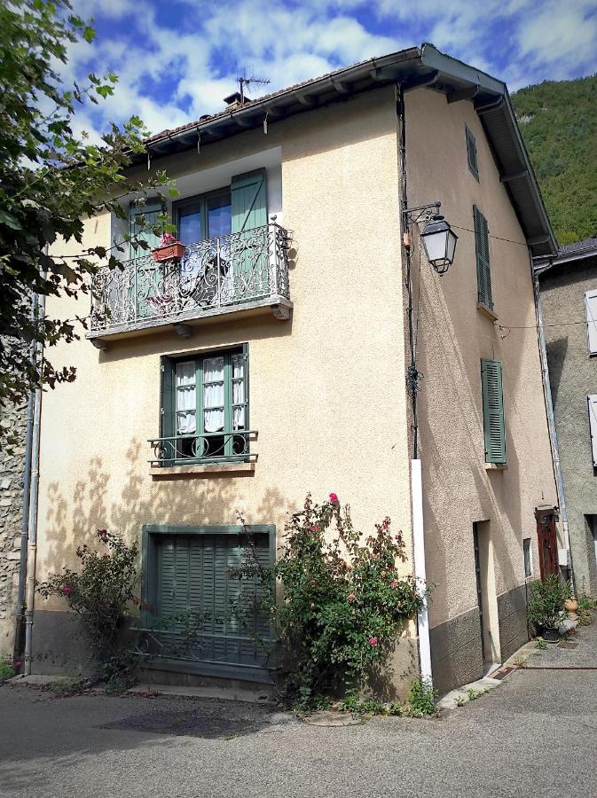 La Maison Des Vacances Auzat 外观 照片