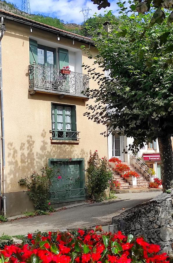 La Maison Des Vacances Auzat 外观 照片