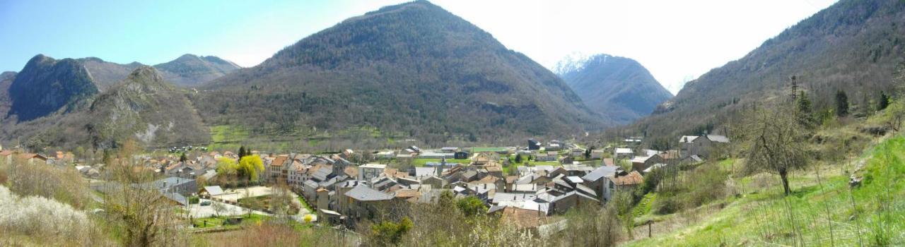 La Maison Des Vacances Auzat 外观 照片